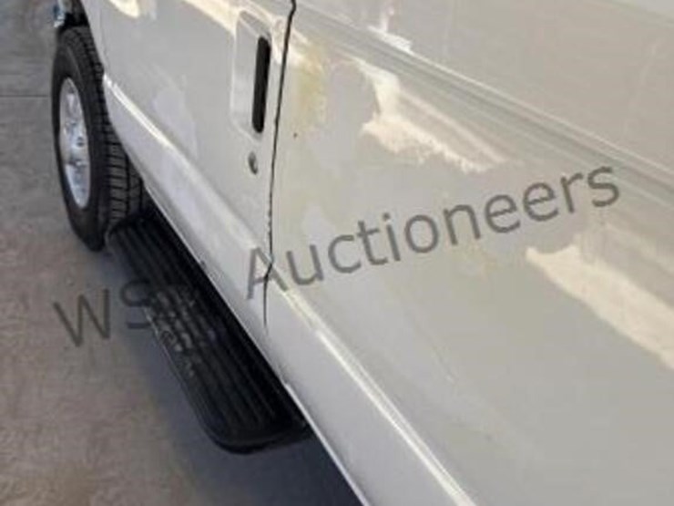 2009-ford-e-series-passenger-van-image-12