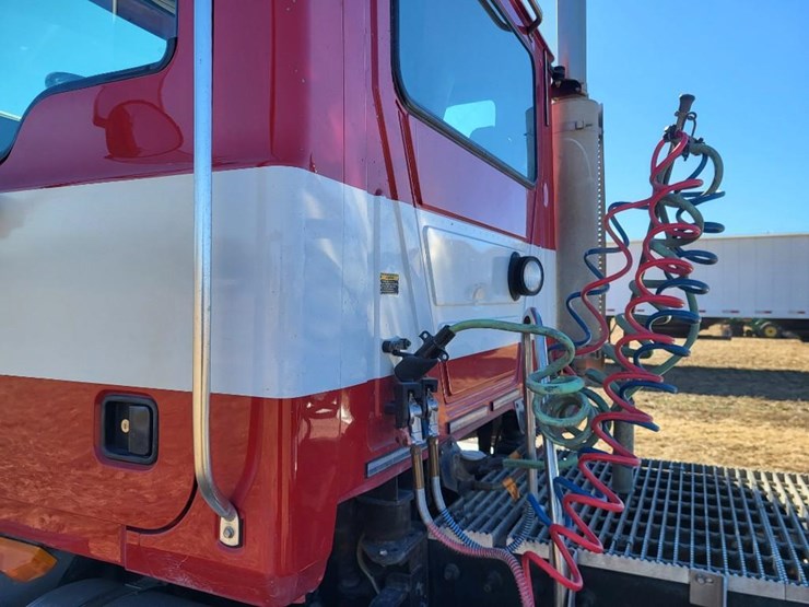 2004-mack-granite-cv713-image-16