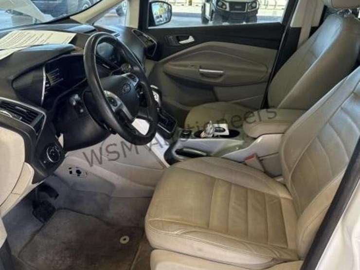 2013-ford-c-max-hybrid-wagon-image-22