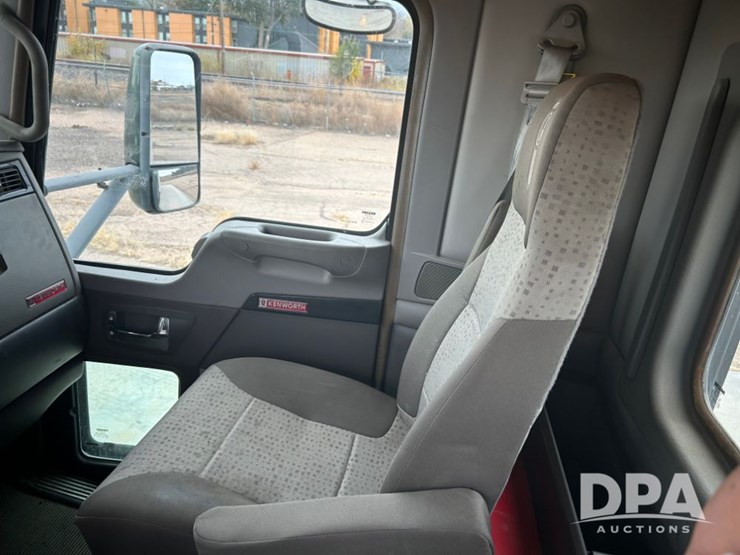 kenworth-t660-image-13