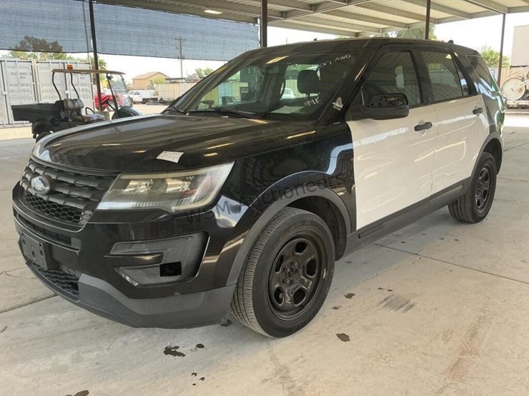 2017-ford-explorer-image-4