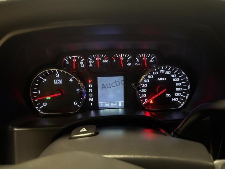 2015-chevrolet-silverado-2500hd-image-18