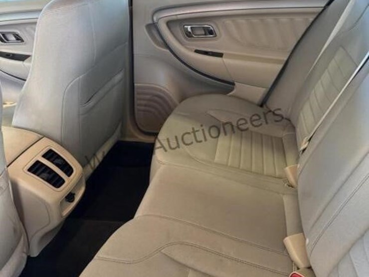 2016-ford-taurus-se-sdn-image-22