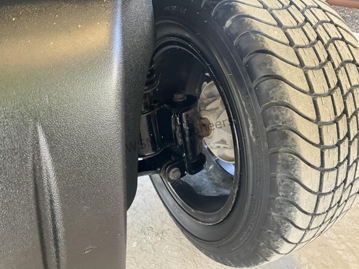 2013-ez-go-freedom-rxv-golf-cart-image-15