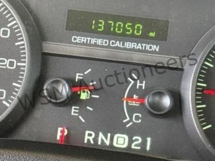 2009-ford-crown-victoria-sdn-image-20