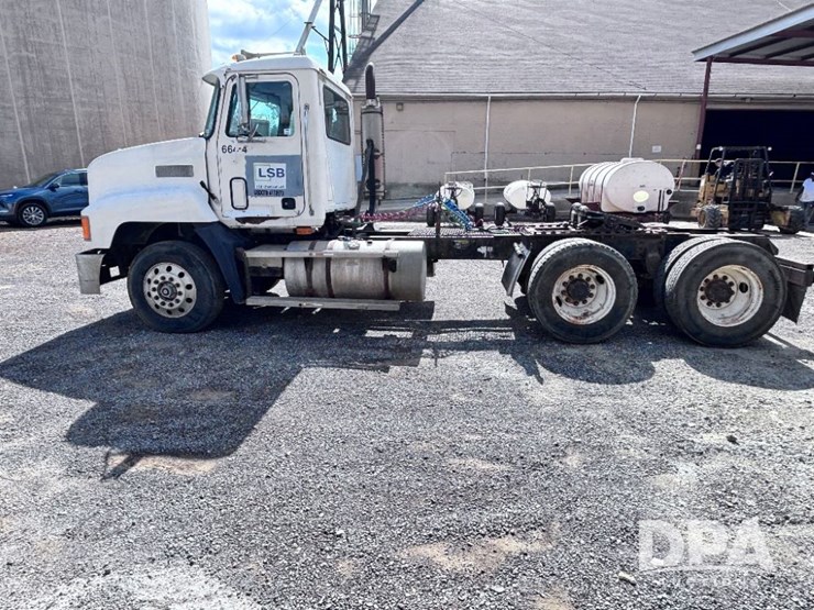 1993-mack-ch613-image-15