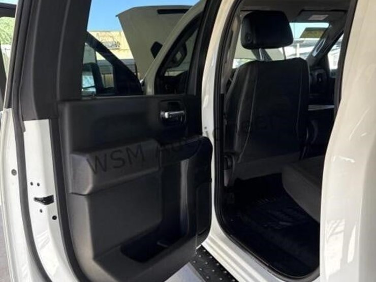 2021-chevrolet-silverado-2500hd-image-26