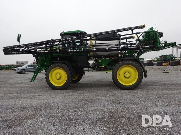 2024-john-deere-412r-image-19