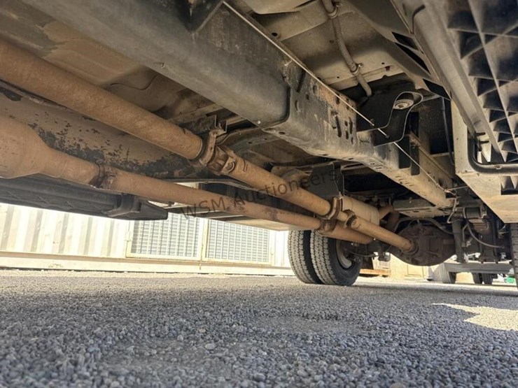 2016-ford-f550-image-31