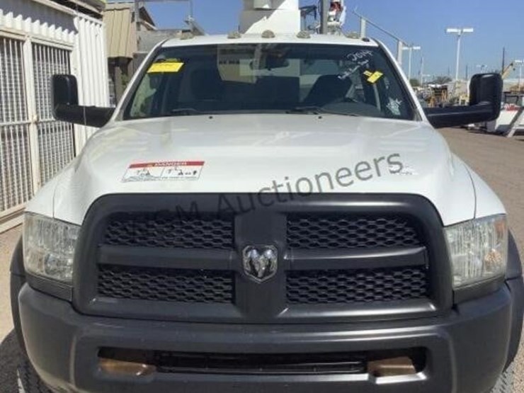 2014-ram-4500-bucket-truck-image-3