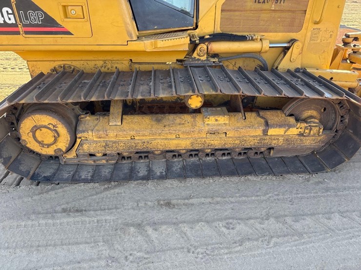 caterpillar-d4g-lgp-image-12