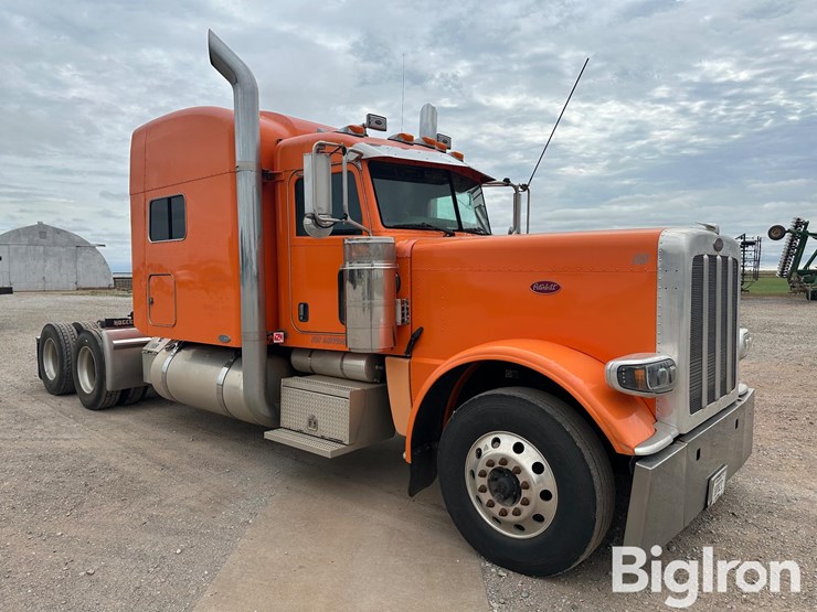 2009-peterbilt-389-image-3