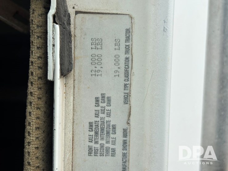 1994-freightliner-fld120-image-87