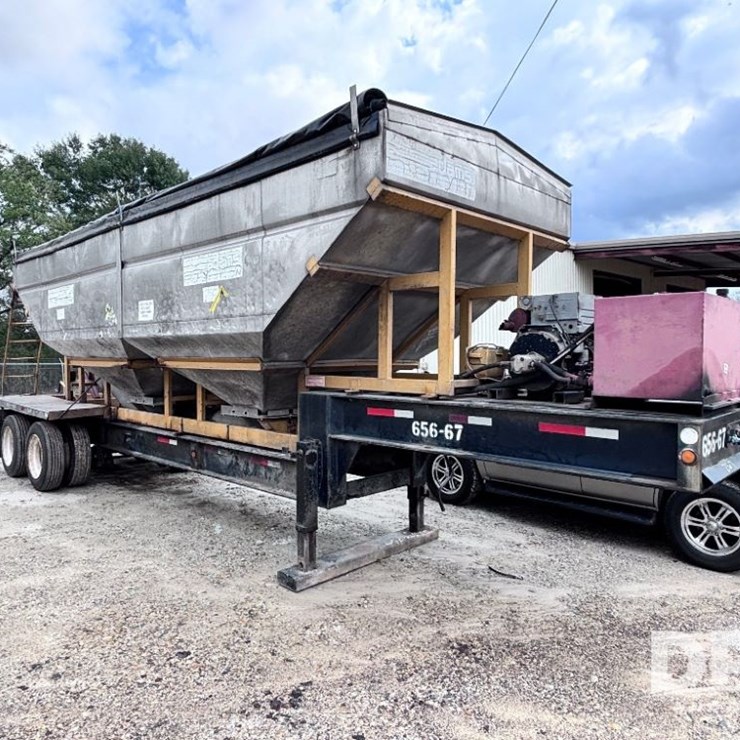 2004 MAGNOLIA TRAILER