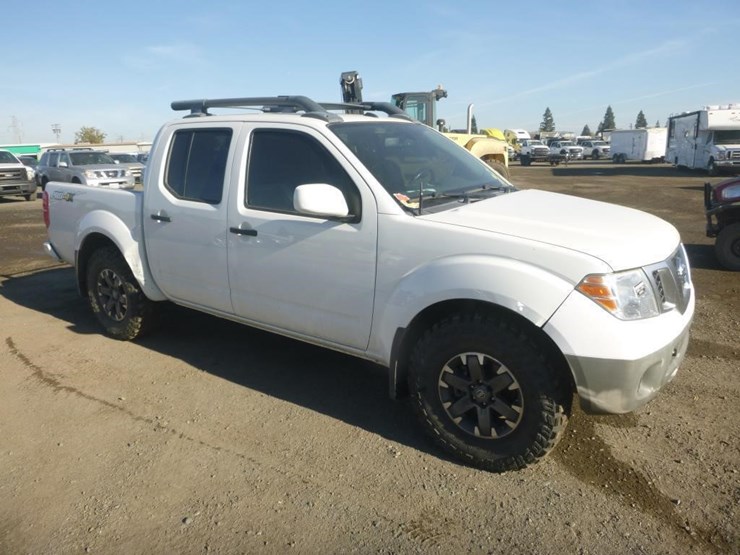 2019-nissan-frontier-image-2