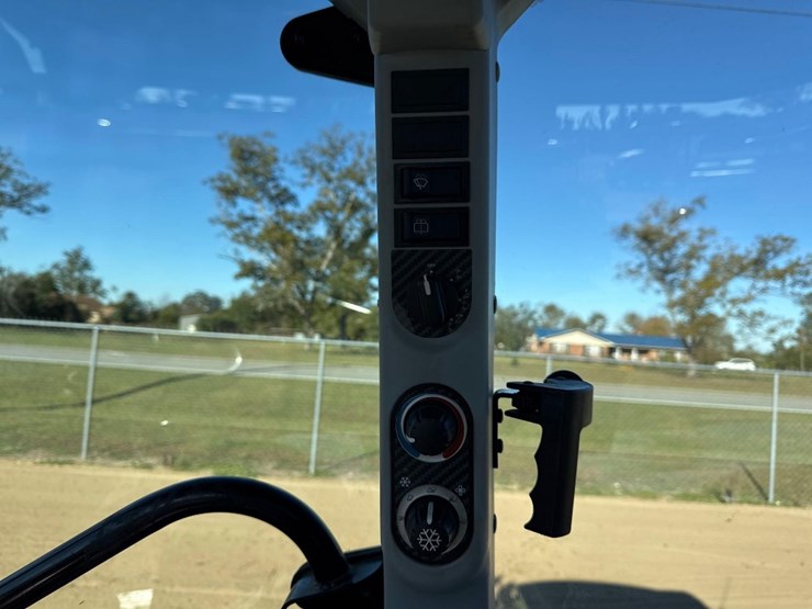 new-holland-t4.75-image-23