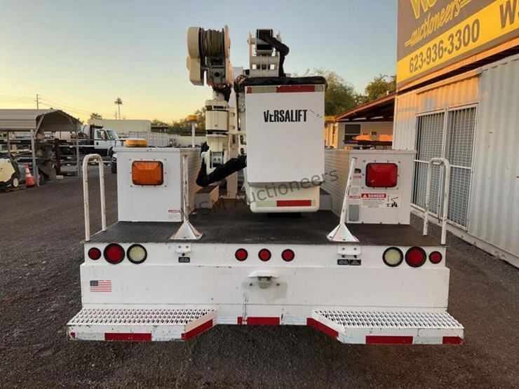 2013-ford-f550-image-6