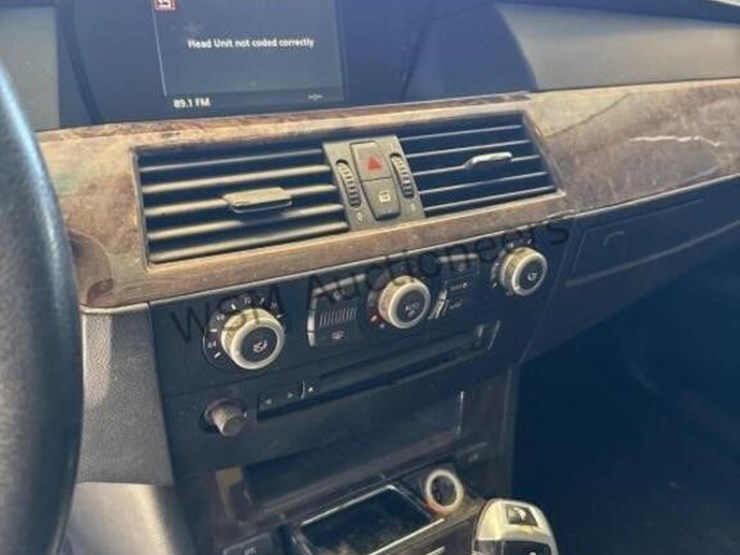 2008-bmw-528i-sdn-image-17