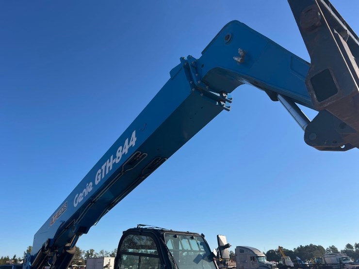 2017-genie-gth844-image-24