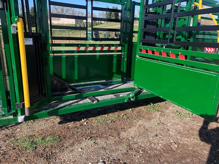 arrow-quip-748-ef-8-portable-chute-image-10