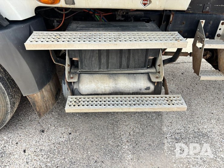 2010-international-prostar-image-25