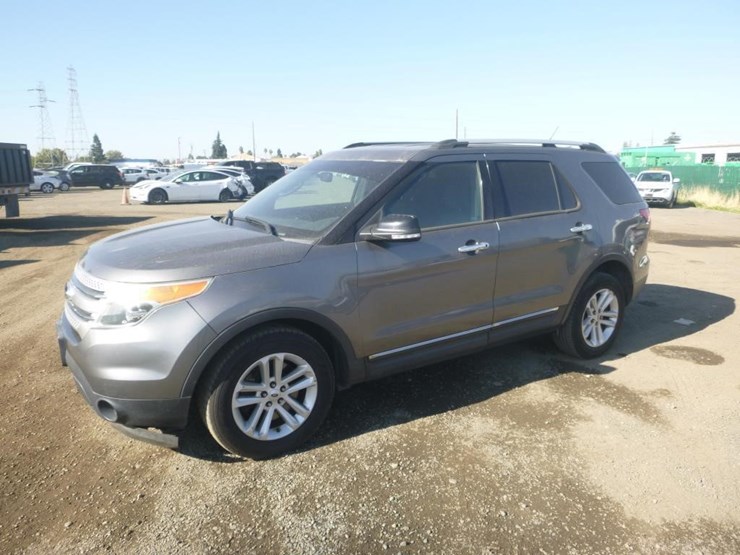 2014-ford-explorer-image-1