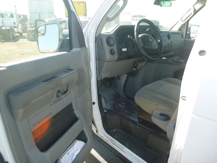 2013-ford-e150-image-6