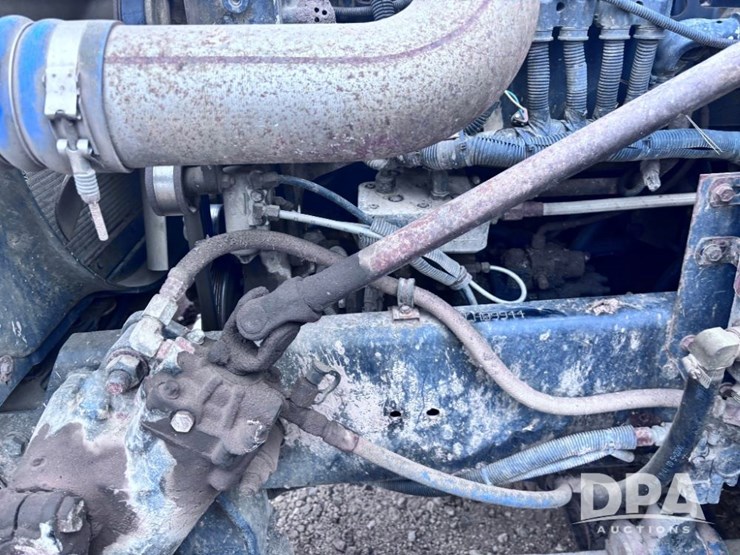 2001-freightliner-fld112-image-57