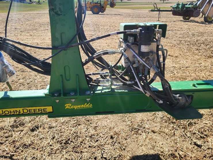 2021-john-deere-1745-image-12