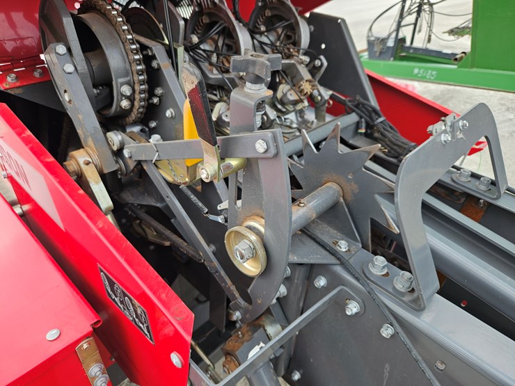 2020-massey-ferguson-1840-image-6