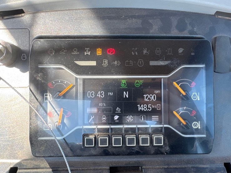 caterpillar-420-image-24