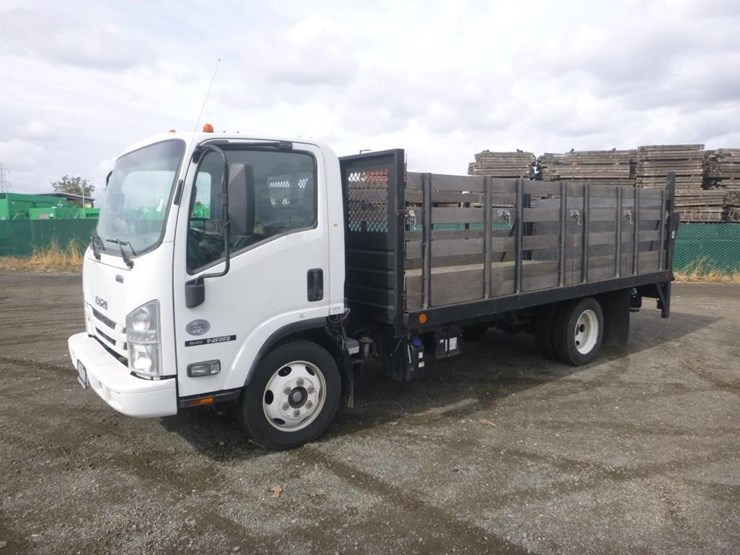 2018-isuzu-nrr-image-1