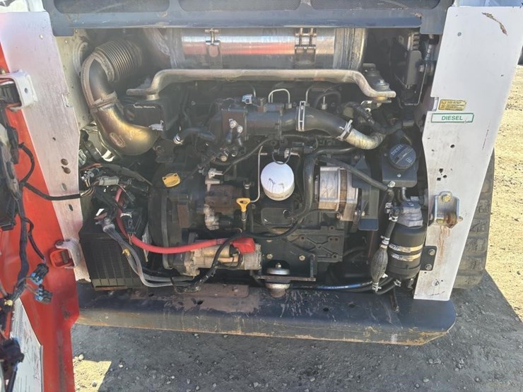 2016-bobcat-t770-image-32