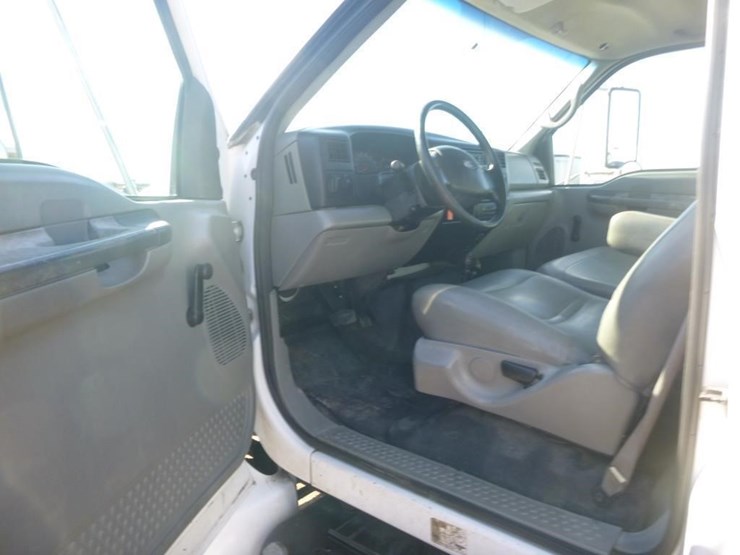 2010-ford-f650-image-10