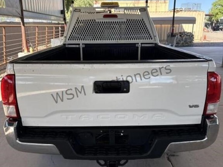 2017-toyota-tacoma-image-6