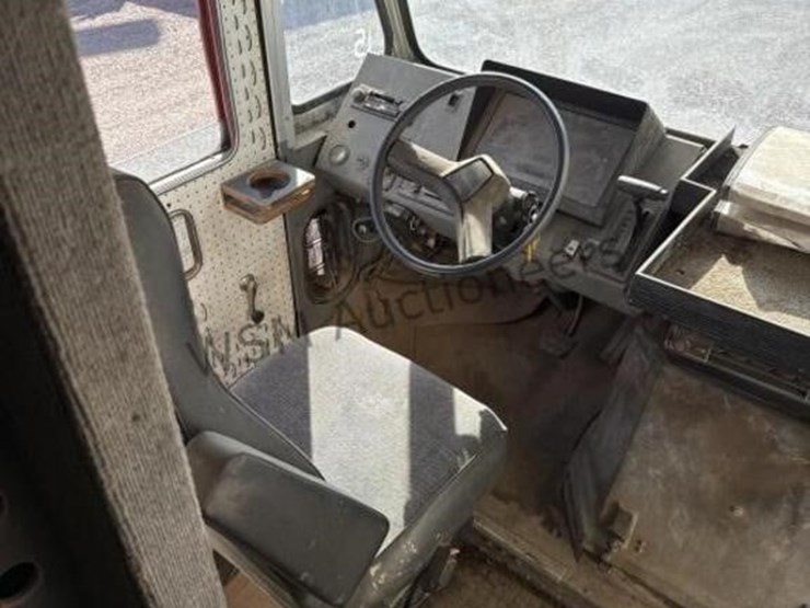 1994-chevrolet-p30-image-31