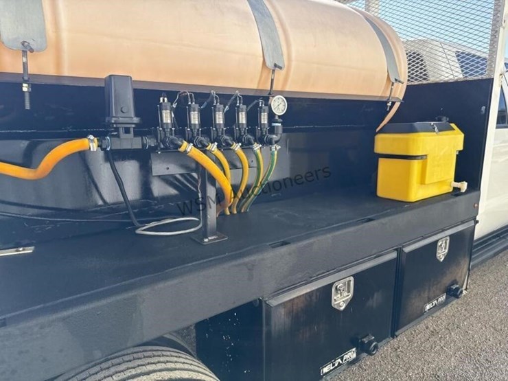 2013-ford-f550-image-12