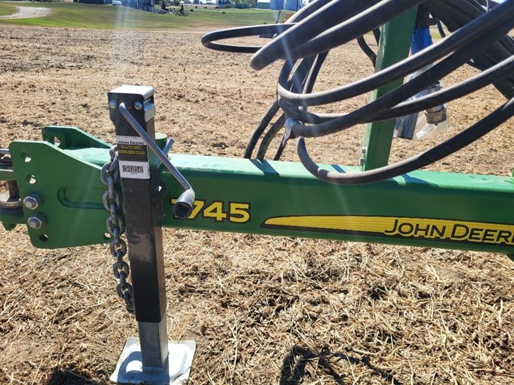 2021-john-deere-1745-image-13