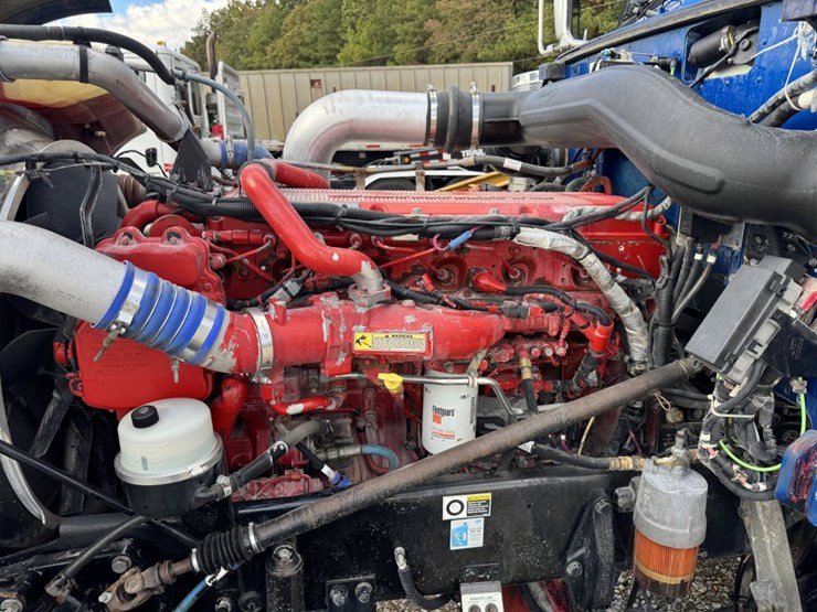 peterbilt-389-image-16