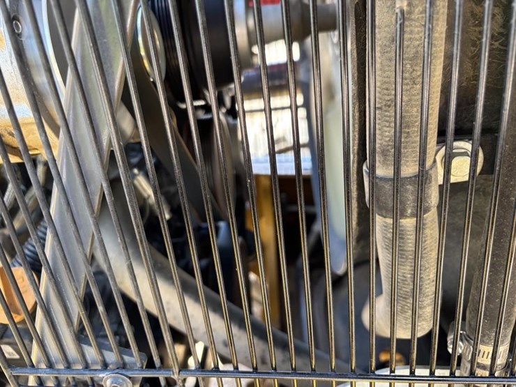 2018-deere-210l-image-47