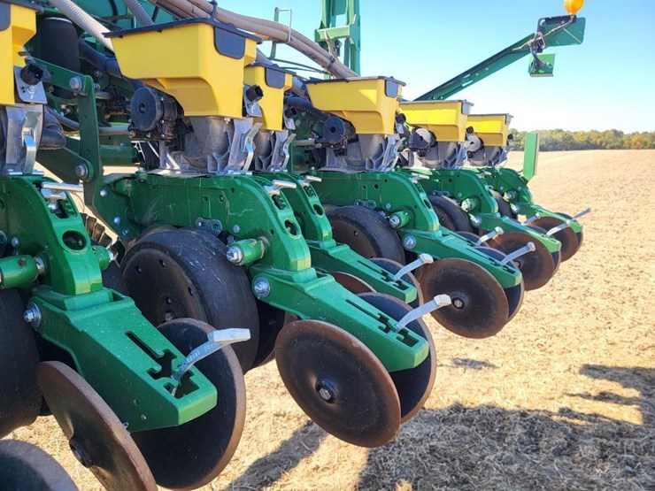 2021-john-deere-1745-image-27