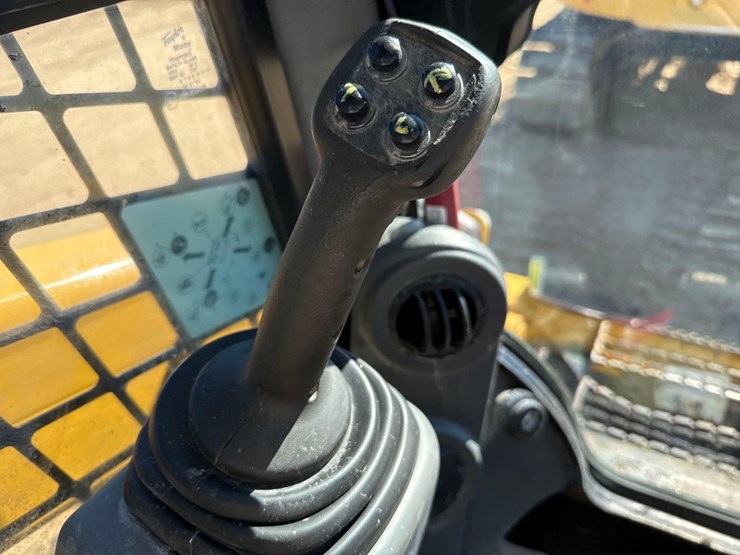 caterpillar-272d2-xhp-image-28