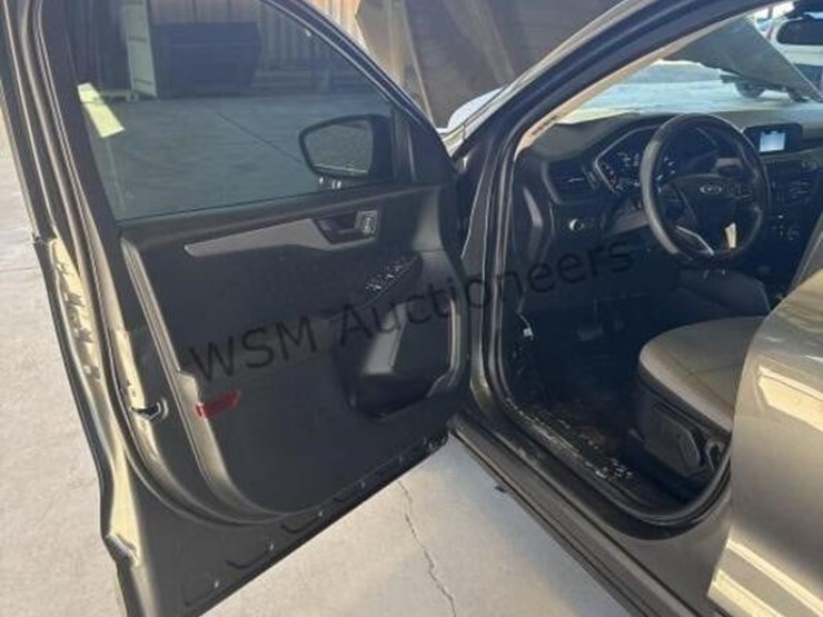 2020-ford-escape-image-22