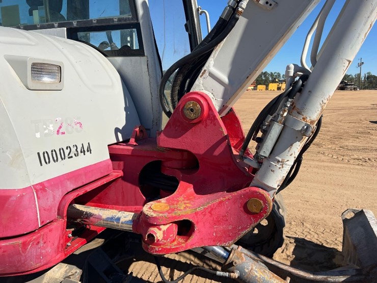 takeuchi-tb285-image-28