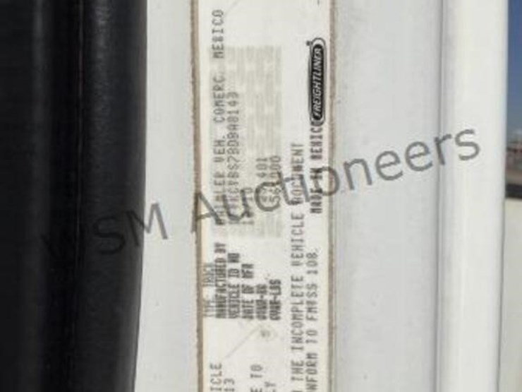 2011-freightliner-m2-digger-derrick-image-26