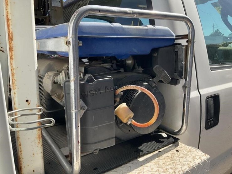 2005-ford-f550-image-15