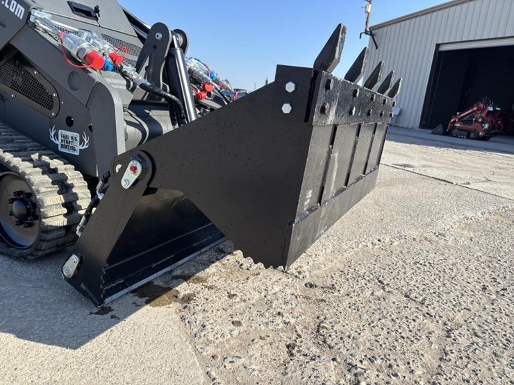 2025-kubota-d1703-image-10