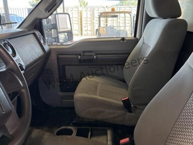 2015-ford-f550-image-22