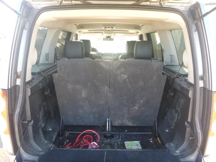 2012-land-rover-lr4-image-9