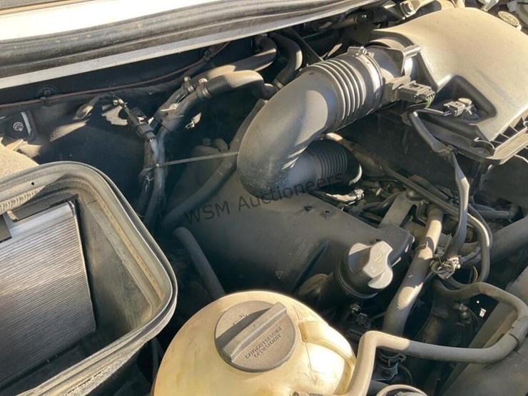 2011-mercedes-benz-sprinter-catering-van-image-14